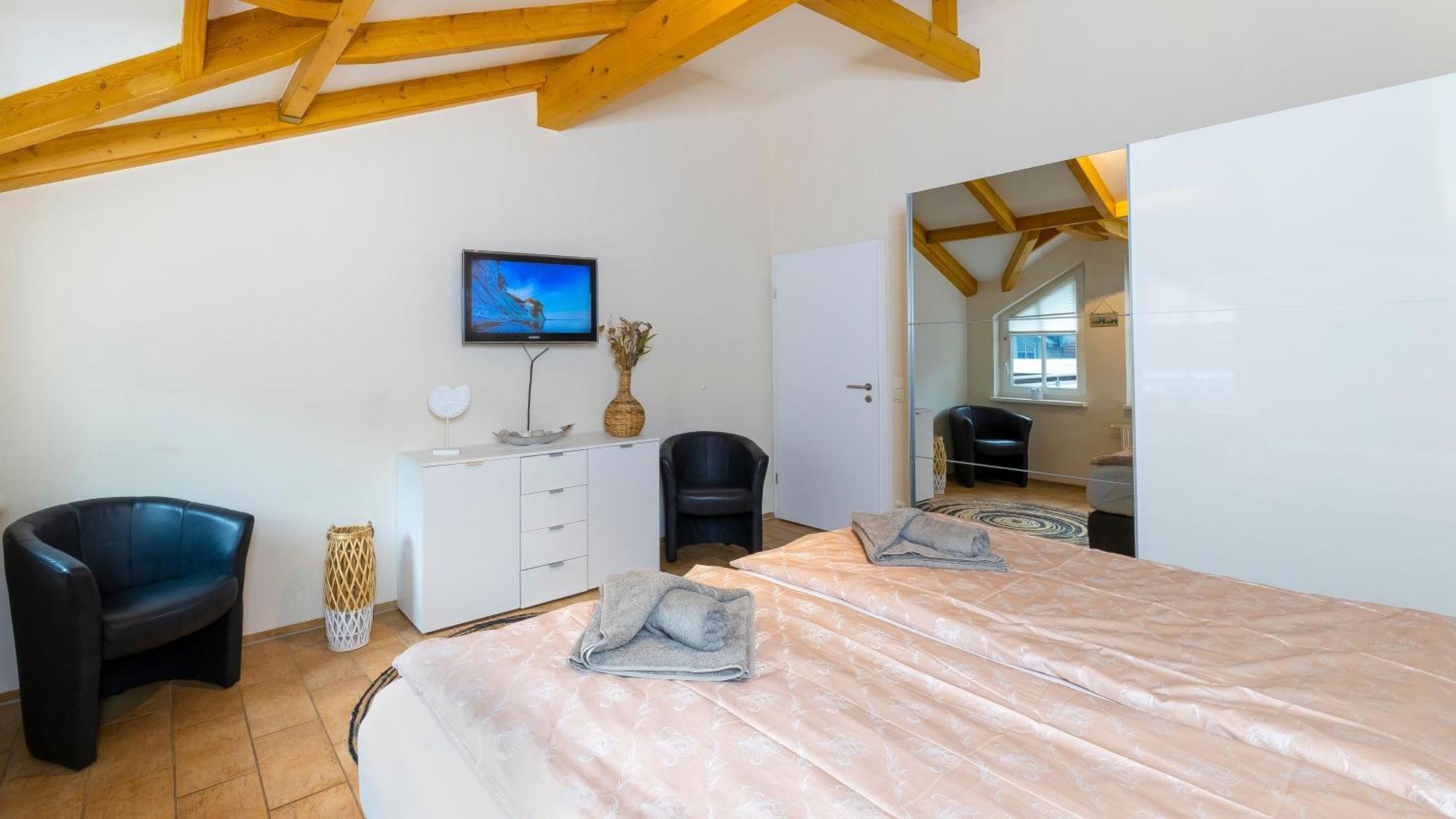 Haus Seeblick Mit 9 Wohnungen Alt Reddevitz Eksteriør billede